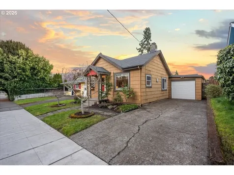 6208 NE 33rd Avenue Portland OR 97211