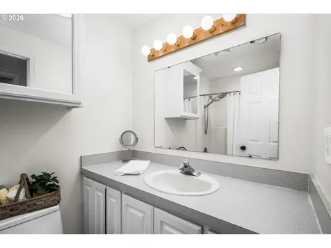 2937 Stark Street Eugene OR 97404