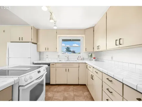 2313 SE 178th Avenue Portland OR 97233