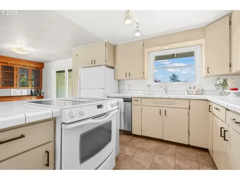 2313 SE 178th Avenue Portland OR 97233