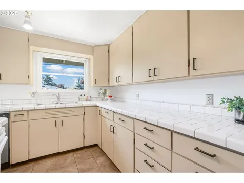 2313 SE 178th Avenue Portland OR 97233