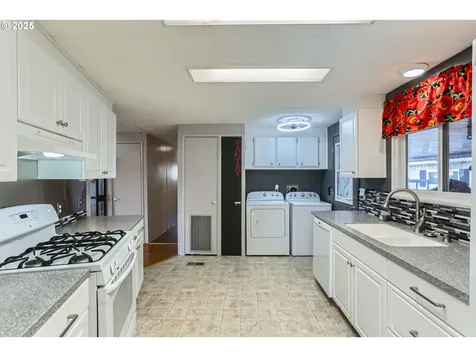 17015 SW Eldorado Drive Portland OR 97224