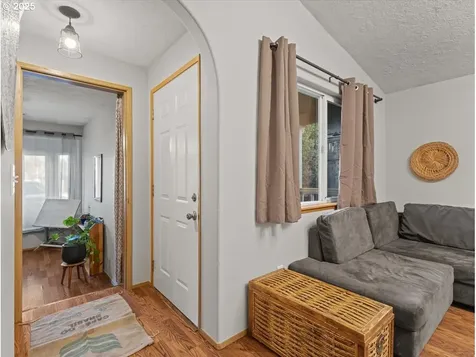 4843 SE 64th Avenue Portland OR 97206