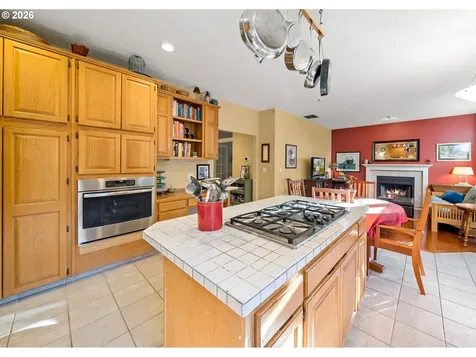 5300 Coventry Court Lake Oswego OR 97035