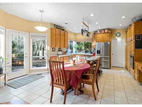 5300 Coventry Court Lake Oswego OR 97035