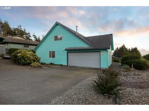 1330 SE 43rd Street Lincoln City OR 97367