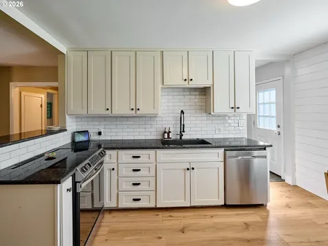 645 NW 5th Avenue Canby OR 97013