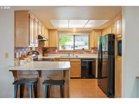 6952 C Street Springfield OR 97478