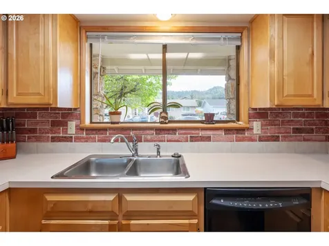 6952 C Street Springfield OR 97478