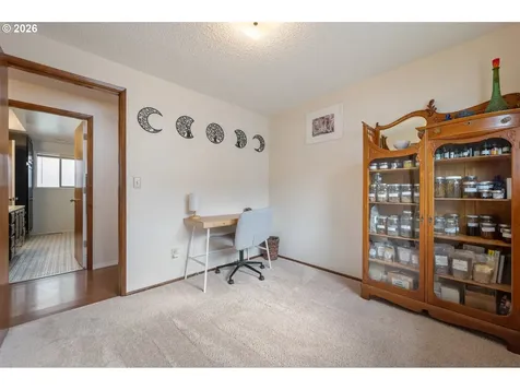 6952 C Street Springfield OR 97478