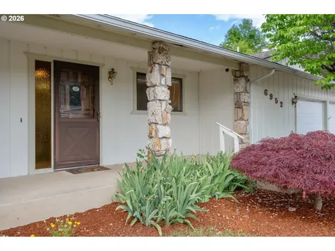 6952 C Street Springfield OR 97478