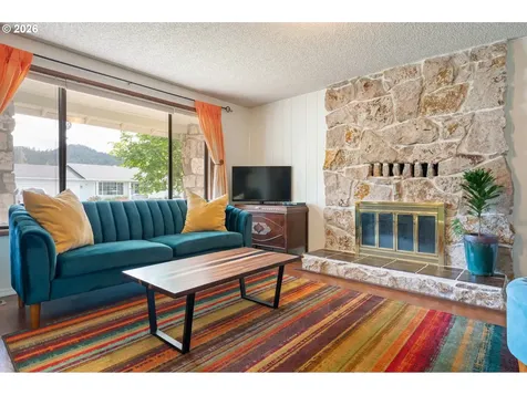 6952 C Street Springfield OR 97478