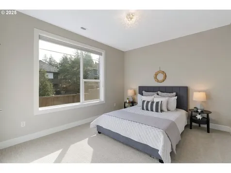 8166 SW 66th Place Portland OR 97223