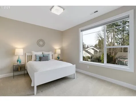8166 SW 66th Place Portland OR 97223