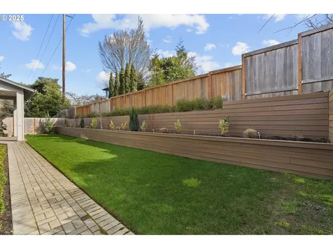 8166 SW 66th Place Portland OR 97223