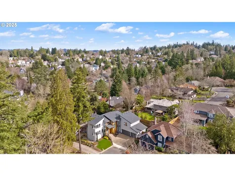 8166 SW 66th Place Portland OR 97223
