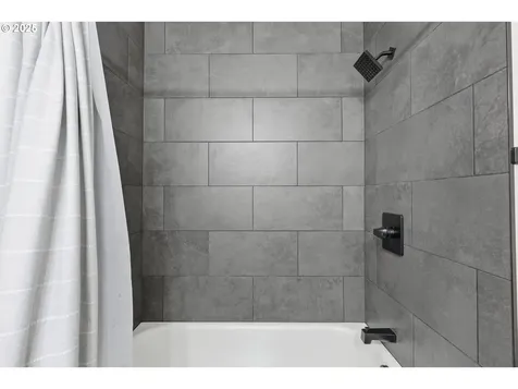 9816 NE 58th Street Vancouver WA 98662