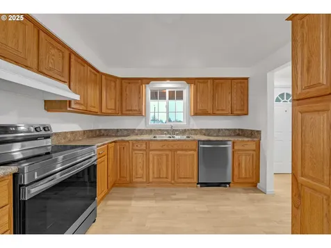 654 NW Bryant Court Dallas OR 97338