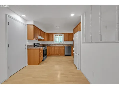 654 NW Bryant Court Dallas OR 97338