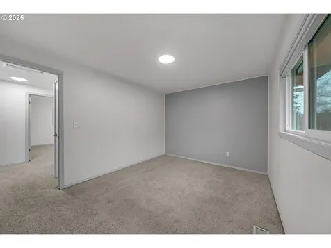 654 NW Bryant Court Dallas OR 97338