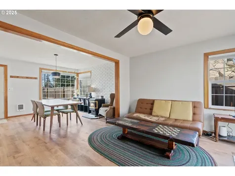 7511 SE Crystal Springs Boulevard Portland OR 97206