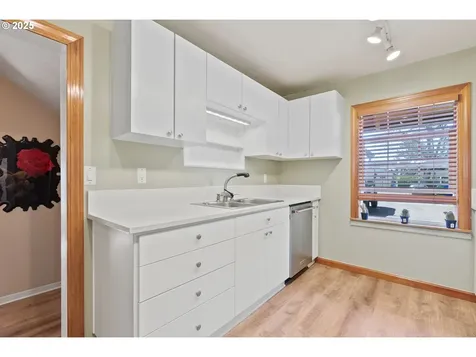 7511 SE Crystal Springs Boulevard Portland OR 97206
