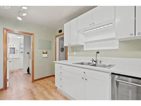 7511 SE Crystal Springs Boulevard Portland OR 97206