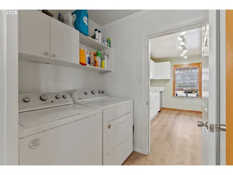7511 SE Crystal Springs Boulevard Portland OR 97206