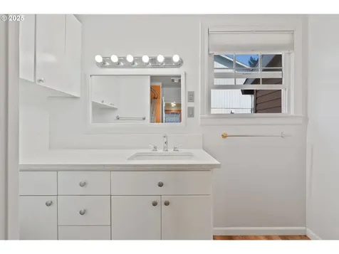 7511 SE Crystal Springs Boulevard Portland OR 97206