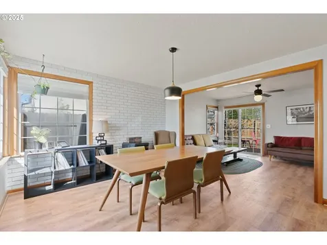7511 SE Crystal Springs Boulevard Portland OR 97206