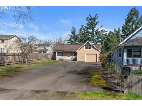 7511 SE Crystal Springs Boulevard Portland OR 97206