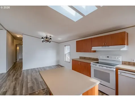 835 SE 1st Avenue Canby OR 97013