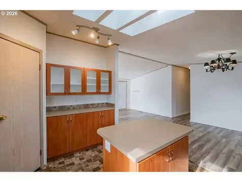 835 SE 1st Avenue Canby OR 97013