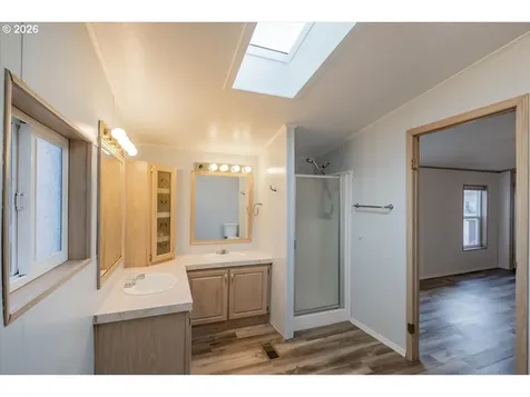 835 SE 1st Avenue Canby OR 97013