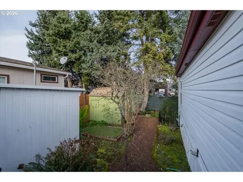 835 SE 1st Avenue Canby OR 97013
