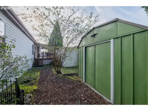 835 SE 1st Avenue Canby OR 97013