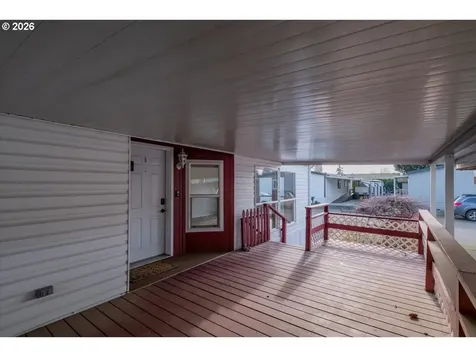 835 SE 1st Avenue Canby OR 97013