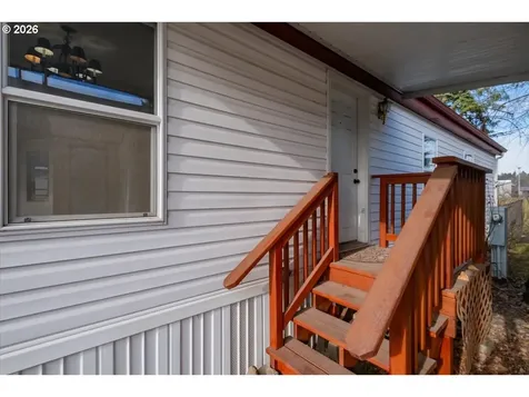 835 SE 1st Avenue Canby OR 97013