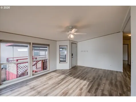 835 SE 1st Avenue Canby OR 97013