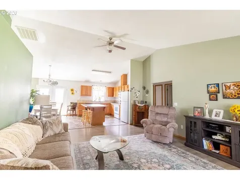 2910 Misty Avenue La Grande OR 97850