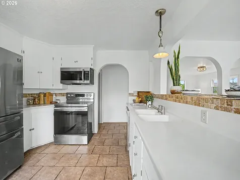 135 S Sheridan Street Mt. Angel OR 97362