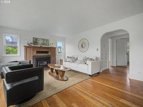 135 S Sheridan Street Mt. Angel OR 97362
