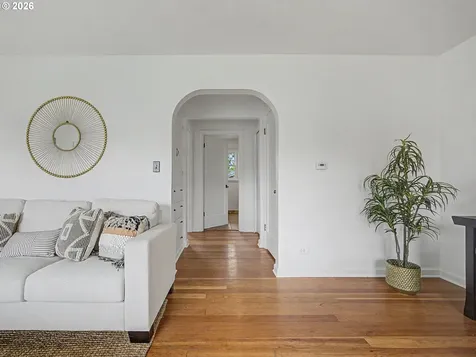 135 S Sheridan Street Mt. Angel OR 97362