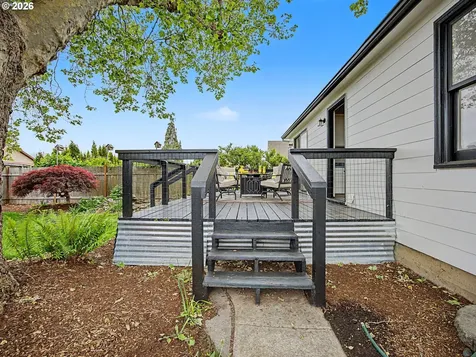 135 S Sheridan Street Mt. Angel OR 97362