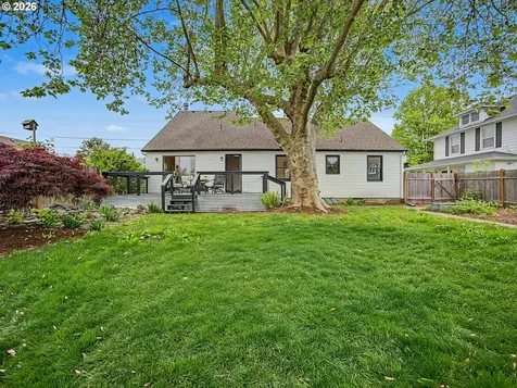 135 S Sheridan Street Mt. Angel OR 97362