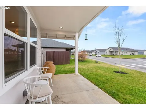 412 Herren Avenue Winlock WA 98596