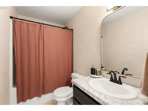 412 Herren Avenue Winlock WA 98596