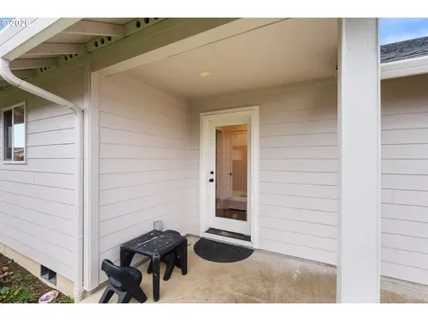 412 Herren Avenue Winlock WA 98596
