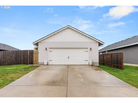 412 Herren Avenue Winlock WA 98596