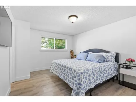 10011 NW 27th Avenue Vancouver WA 98685
